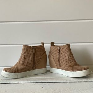Beige Wedge Sneaker
